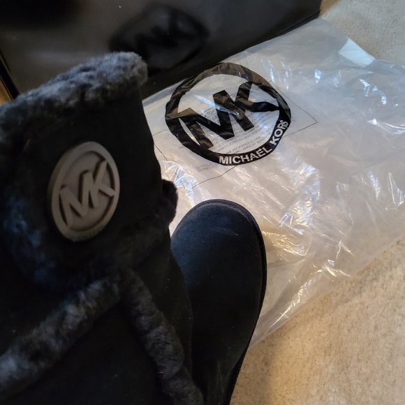 MK SHERLING BOOTS - Picture 2 of 3